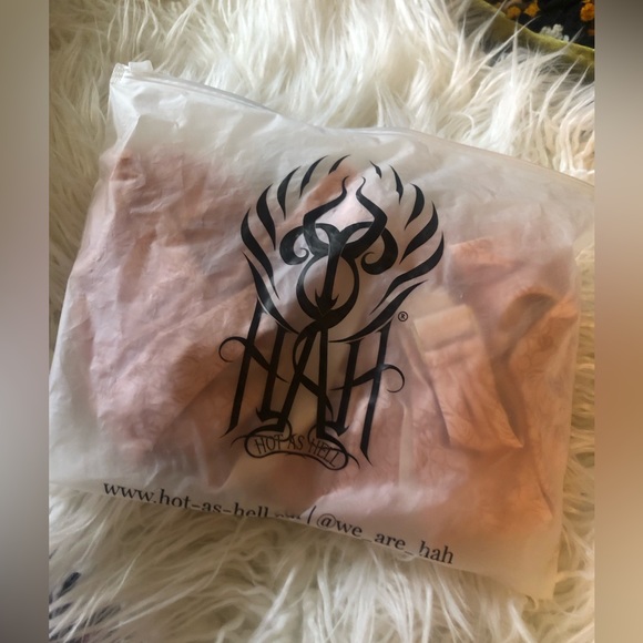 Coming in Haht Leghahcy one piece WITH POCKETS - Picture 10 of 10